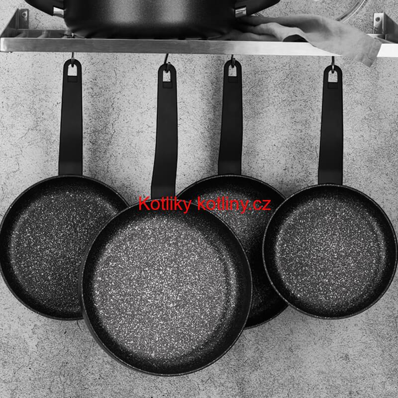 Pánev s rukojetí 24 Classic Plus Volkanit